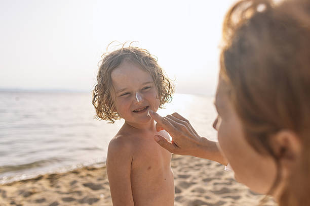 Écran solaire pour enfants : nos conseils pour une protection efficace